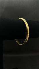 14K YELLOW GOLD ENGRAVED BANGLE APPROX 5